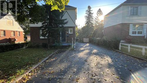 5672 Drummond Road, Niagara Falls, ON - Outdoor