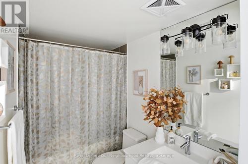 301 - 1235 Bayly Street, Pickering (Bay Ridges), ON - Indoor Photo Showing Bathroom