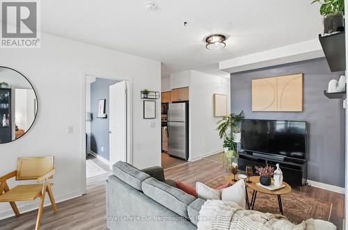 301 - 1235 Bayly Street, Pickering (Bay Ridges), ON - Indoor Photo Showing Living Room