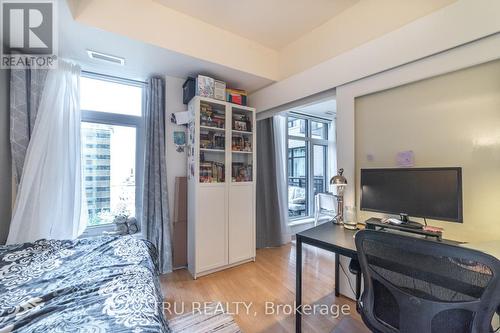 807 - 245 Kent Street, Ottawa, ON - Indoor