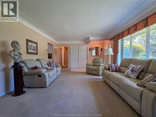 79 Lynnwood Avenue, Chatham, ON - Indoor Photo Showing Living Room