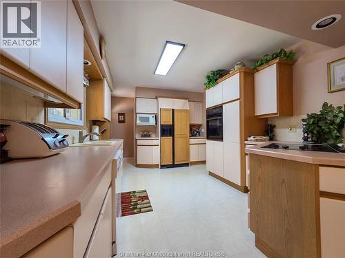 79 Lynnwood Avenue, Chatham, ON - Indoor Photo Showing Kitchen