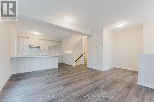207 Speckled Alder Row, Ottawa, ON - Indoor Photo Showing Kitchen