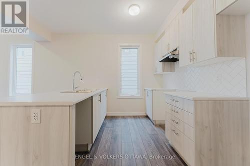 207 Speckled Alder Row, Ottawa, ON - Indoor Photo Showing Kitchen