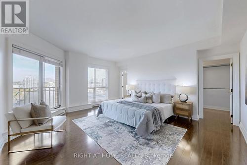 1201 - 38 Avenue Road, Toronto, ON - Indoor Photo Showing Bedroom