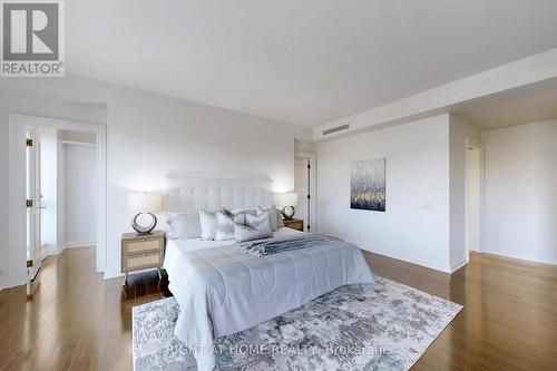 1201 - 38 Avenue Road, Toronto, ON - Indoor Photo Showing Bedroom