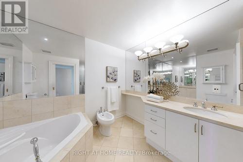1201 - 38 Avenue Road, Toronto, ON - Indoor Photo Showing Bathroom