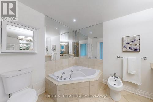 1201 - 38 Avenue Road, Toronto, ON - Indoor Photo Showing Bathroom