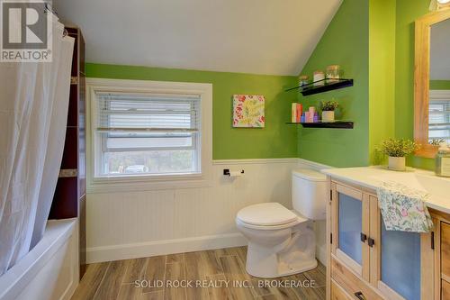 204 King Street W, Gananoque, ON - Indoor Photo Showing Bathroom