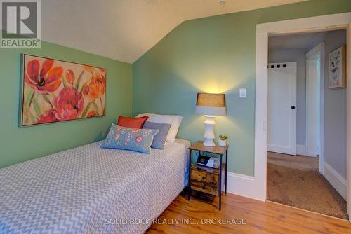204 King Street W, Gananoque, ON - Indoor Photo Showing Bedroom