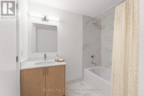 702 - 223 Princess Street, Kingston (East Of Sir John A. Blvd), ON - Indoor Photo Showing Bathroom