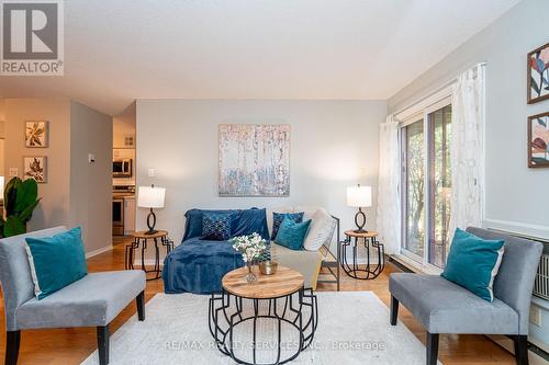 1713 - 1478 Pilgrims Way, Oakville, ON - Indoor Photo Showing Living Room