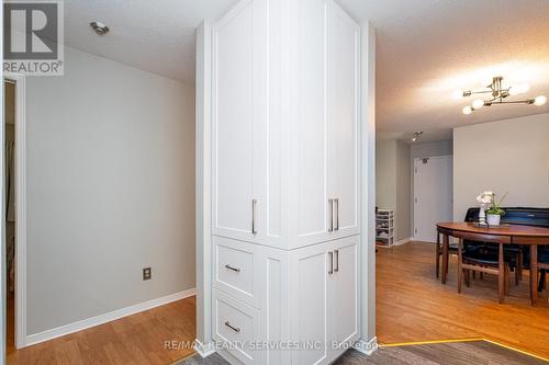 1713 - 1478 Pilgrims Way, Oakville, ON - Indoor