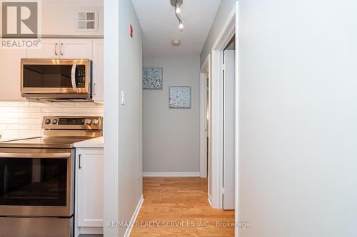 1713 - 1478 Pilgrims Way, Oakville, ON - Indoor