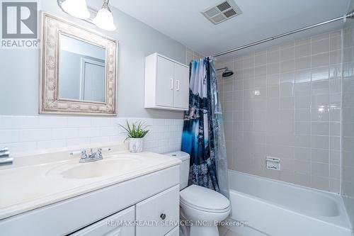 1713 - 1478 Pilgrims Way, Oakville, ON - Indoor Photo Showing Bathroom