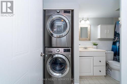 1713 - 1478 Pilgrims Way, Oakville, ON - Indoor Photo Showing Laundry Room