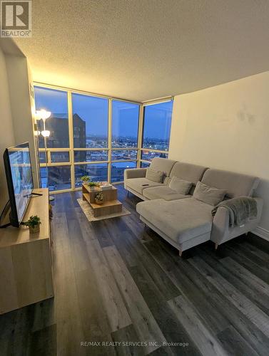 1003 - 50 Eglinton Avenue W, Mississauga, ON - Indoor Photo Showing Living Room