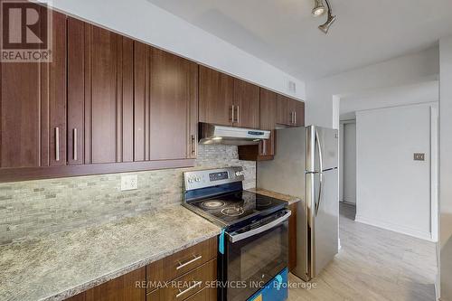 1003 - 50 Eglinton Avenue W, Mississauga, ON - Indoor Photo Showing Kitchen With Stainless Steel Kitchen
