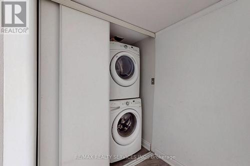 1003 - 50 Eglinton Avenue W, Mississauga, ON - Indoor Photo Showing Laundry Room