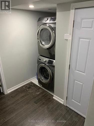 33 - 120 Railroad Street, Brampton, ON - Indoor Photo Showing Laundry Room