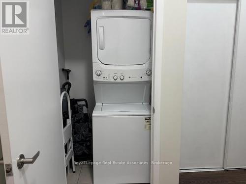 315 - 2560 Eglinton Avenue W, Mississauga, ON - Indoor Photo Showing Laundry Room
