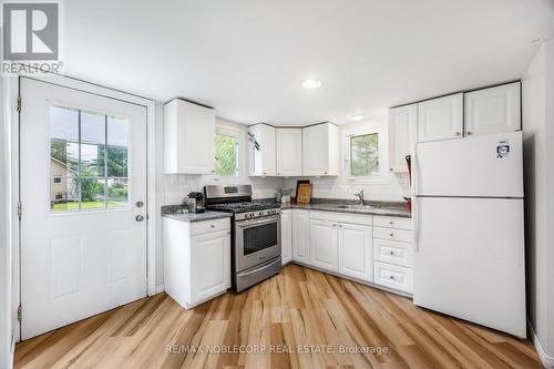 742 9Th Line, Innisfil, ON - Indoor Photo Showing Kitchen
