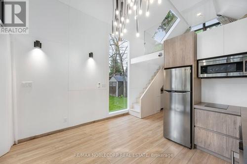 742 9Th Line, Innisfil, ON - Indoor Photo Showing Kitchen