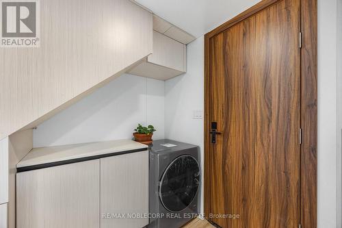 742 9Th Line, Innisfil, ON - Indoor Photo Showing Laundry Room