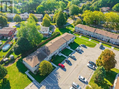 39 - 4215 Meadowvale Drive, Niagara Falls (Morrison), ON - Outdoor With View