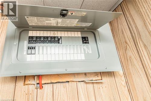 176 Walter Avenue S, Hamilton, ON - Indoor Photo Showing Other Room