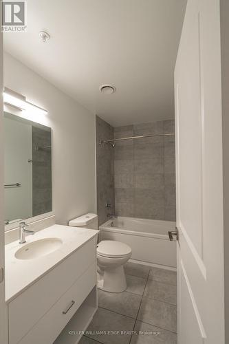 1008 - 15 Glebe Street, Cambridge, ON - Indoor Photo Showing Bathroom