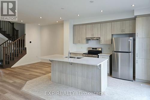 8 Vinewood Crescent, Barrie, ON - Indoor Photo Showing Kitchen With Stainless Steel Kitchen