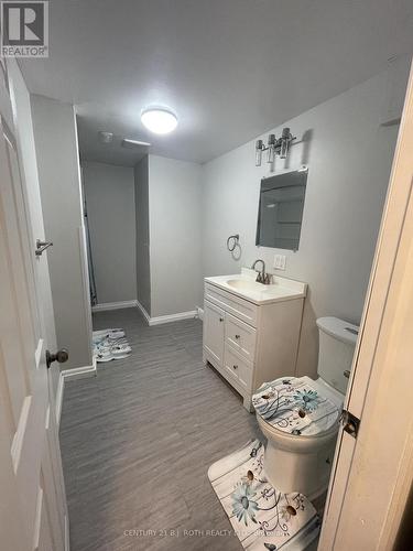 8 Daphne Crescent, Barrie, ON - Indoor Photo Showing Bathroom