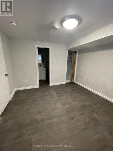 8 Daphne Crescent, Barrie, ON - Indoor Photo Showing Other Room