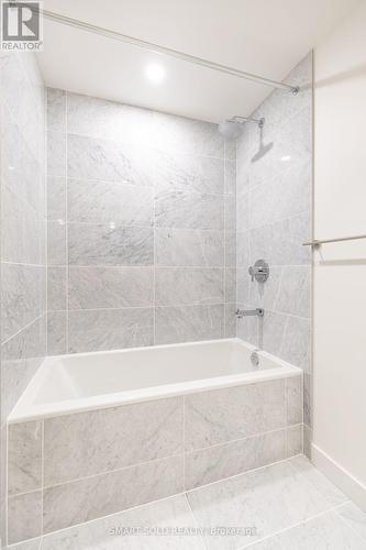 1612 - 85 Mcmahon Drive, Toronto, ON - Indoor Photo Showing Bathroom