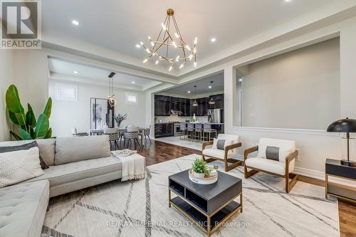 3263 Donald Mackay Street, Oakville, ON - Indoor Photo Showing Living Room