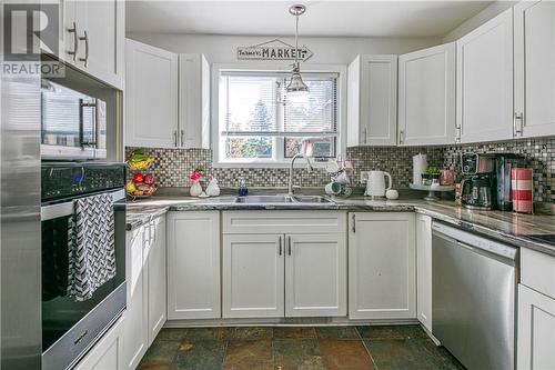 4742 Gabrielle Street, Hanmer, ON - Indoor Photo Showing Kitchen With Double Sink