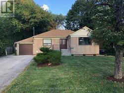 55 KENTON DRIVE  Toronto, ON M2R 2H9