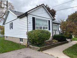 21 GRACE STREET  Toronto, ON M1J 2M3