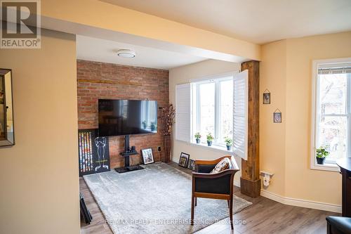2nd Floor Unit - 92 Dixon Avenue, Toronto, ON - Indoor Photo Showing Living Room