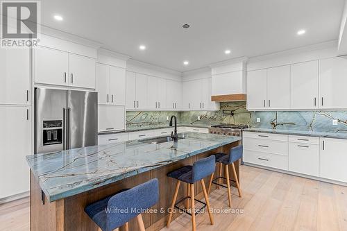 72 Victoria Street S, Saugeen Shores, ON - Indoor Photo Showing Kitchen With Upgraded Kitchen