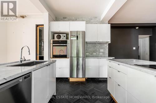 3025 Queen Street E, Toronto, ON - Indoor Photo Showing Kitchen With Upgraded Kitchen