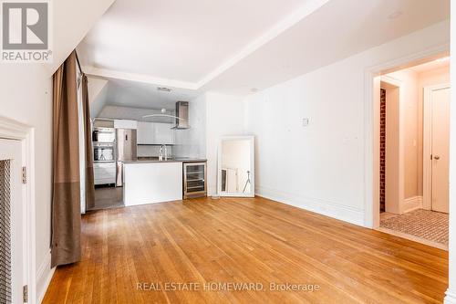 3025 Queen Street E, Toronto, ON - Indoor Photo Showing Kitchen