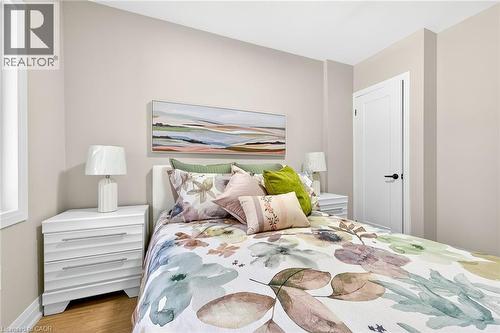 257 Broadway Avenue, Hamilton, ON - Indoor Photo Showing Bedroom