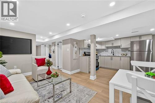 257 Broadway Avenue, Hamilton, ON - Indoor