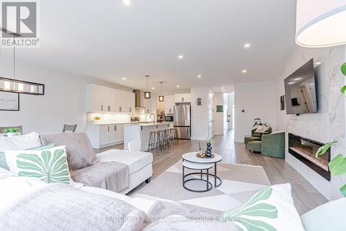 1277 Sandbar Street, London North (North I), ON - Indoor Photo Showing Living Room With Fireplace