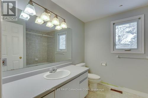 14 Donnybrook Road, London North (North B), ON - Indoor Photo Showing Bathroom