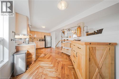 11 Renner Drive, Cambridge, ON - Indoor Photo Showing Kitchen