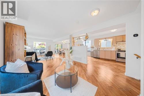 11 Renner Drive, Cambridge, ON - Indoor Photo Showing Living Room