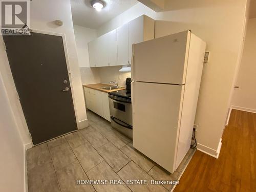 308 - 1 Triller Avenue, Toronto, ON - Indoor Photo Showing Kitchen